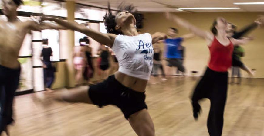 Holdtype dance