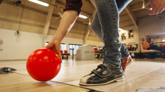 fic-bowling